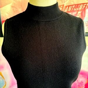 Sleeveless black dress